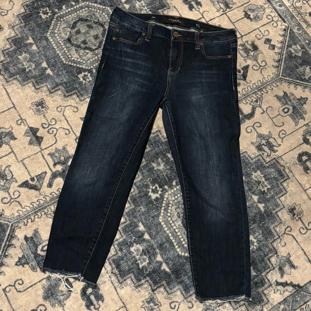 LIVERPOOL JEANS DARK WASH SKINNY “THE CROP” FIT